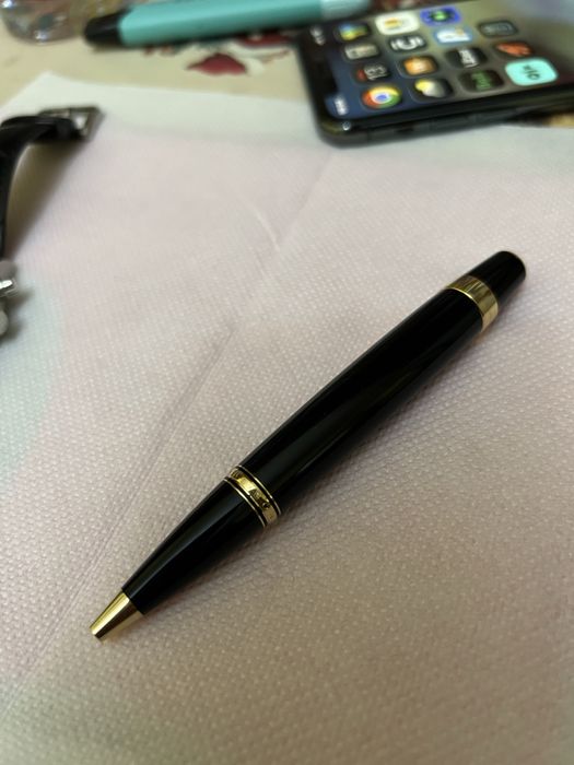 Pix Montblanc Rouge Ruby,trei inele aur cu logo in relief si rubin.