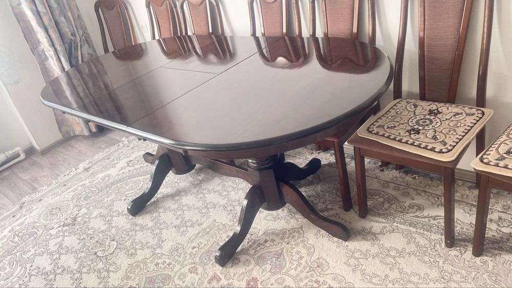 Стол для гостей