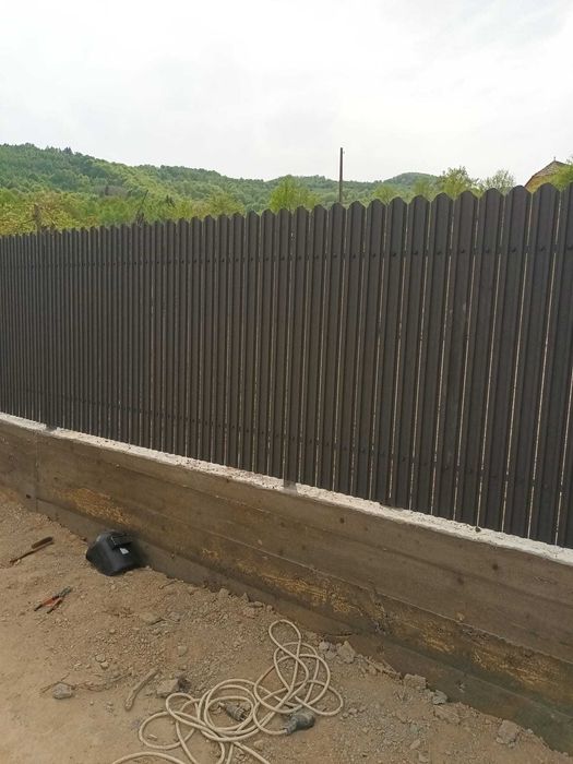 Construim garduri si porti din panouri stil jaluzele, sipca metalica, tabla cutata, BCA