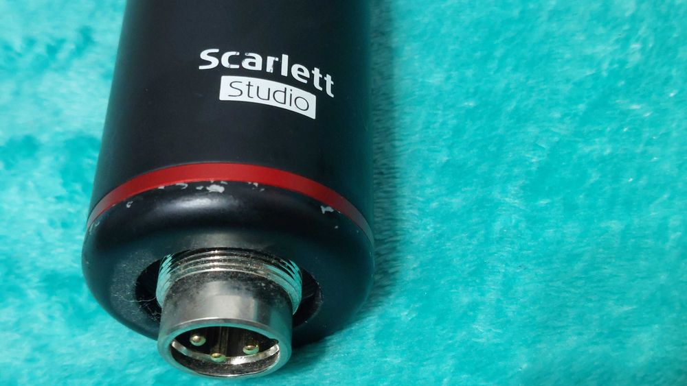 Microfon de studio Focusrite Scarlett CM25 MK-III cu shockmount