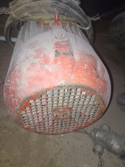 Продам электродвигатель