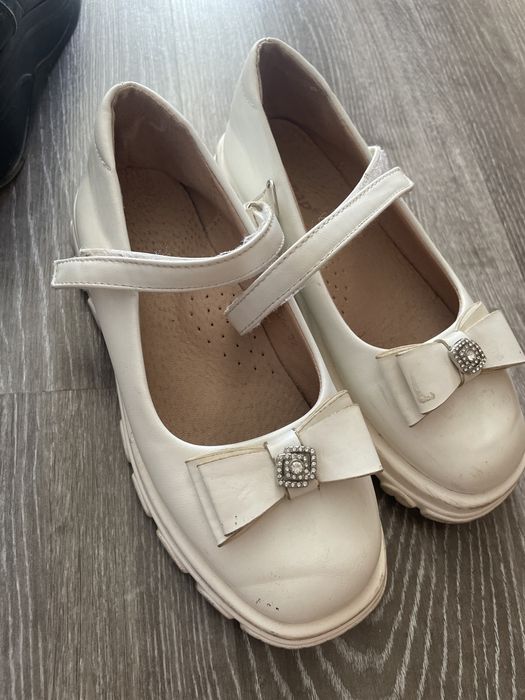 Продам туфельки