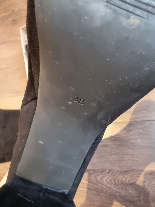 Дамски черни ботуши от велур на платформа