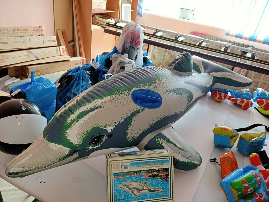 Продается надувная игрушка для плавания