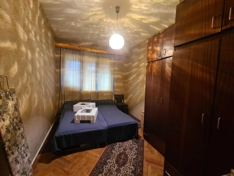 Тристаен Апартамент в Широкия Център на град Хасково