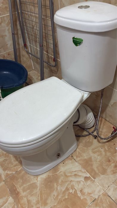 Продам унитаз/туалет с гофра