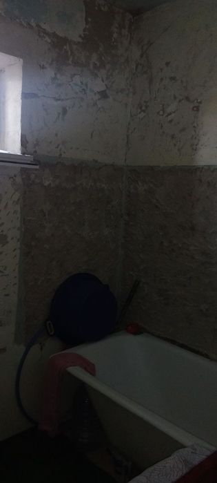 Kvartira sotiladi 3 xona 4 qlingan