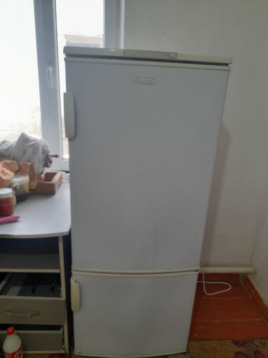 Холодильник бирюса