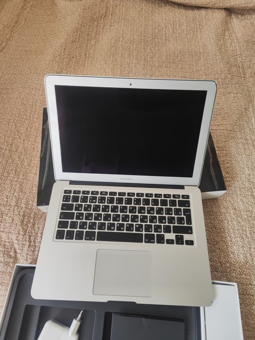 MacBook air продам
