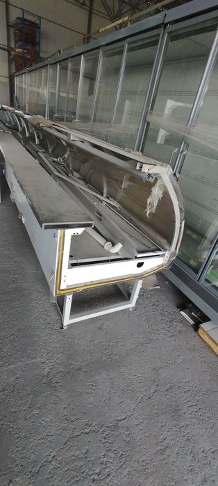 Витрина холодилник