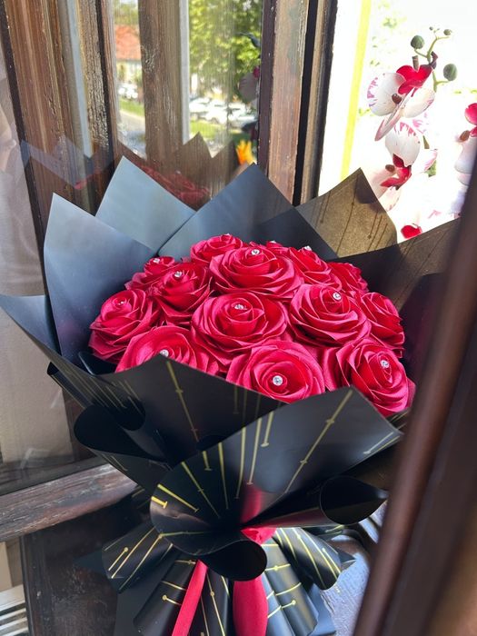 Buchet trandafiri satin