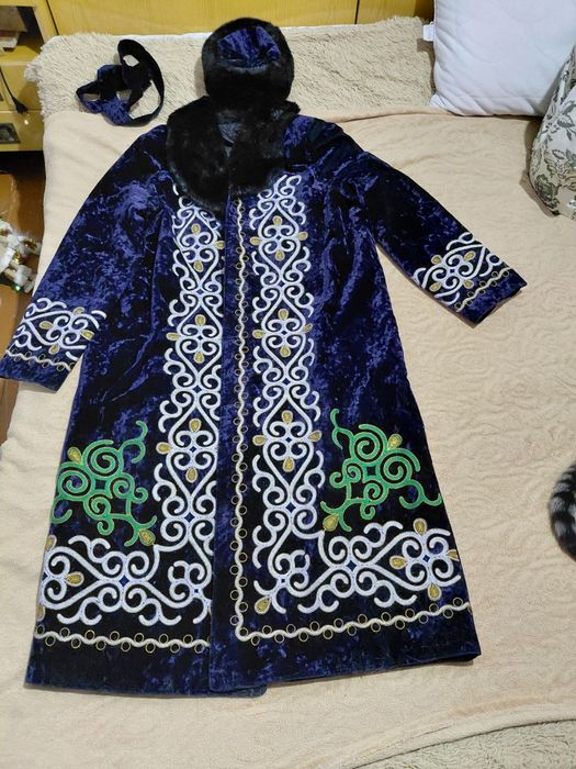Национальный халат,пояс и шапка мужской
