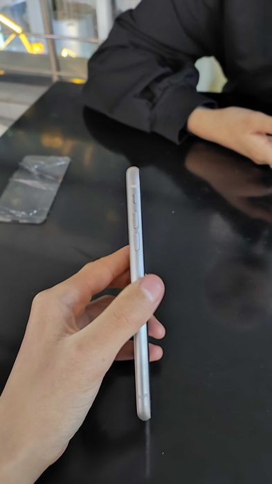 Iphone 11 white 64 gb