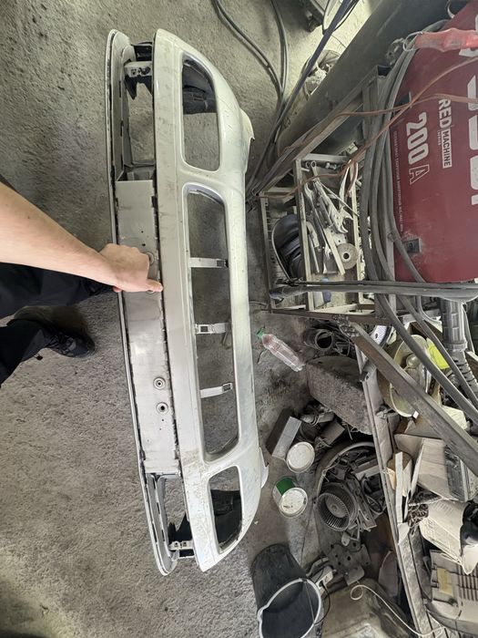 Бампер оригинал