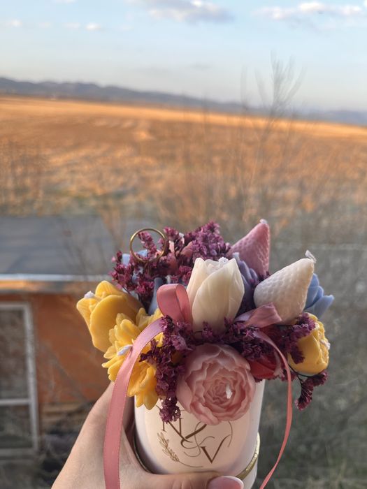 Букет от соеви свещи