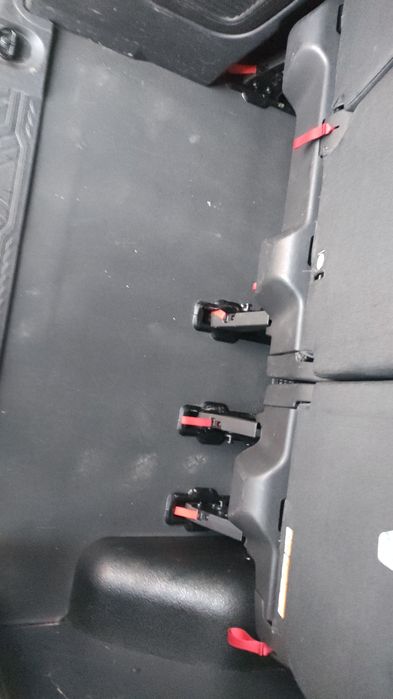 Închiriez microbuz 8+1 locuri