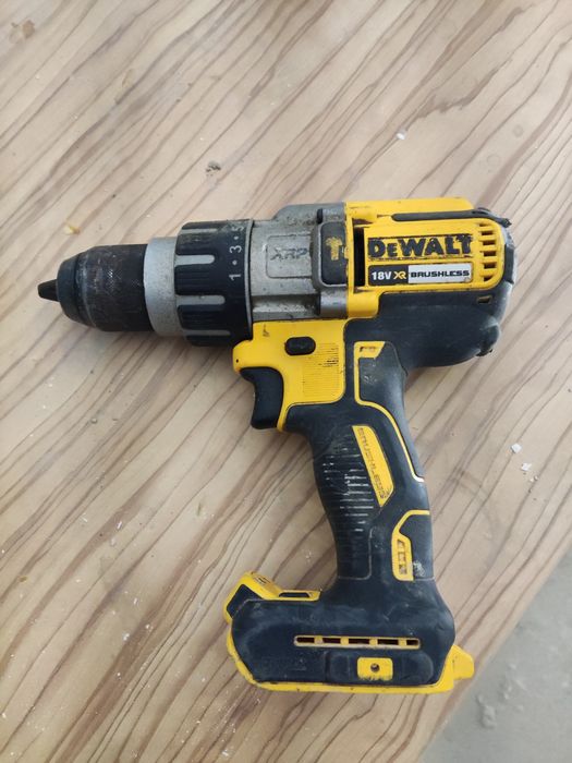 Винтоверт Dewalt dcd996