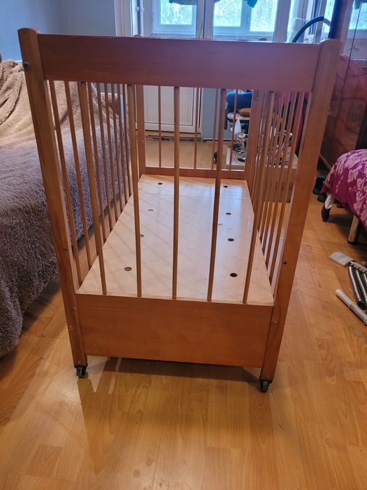 Детский манеж из дерева полированный