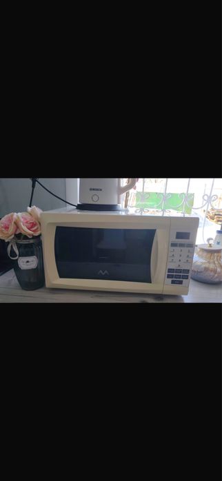Микроволновка в отличном состояние