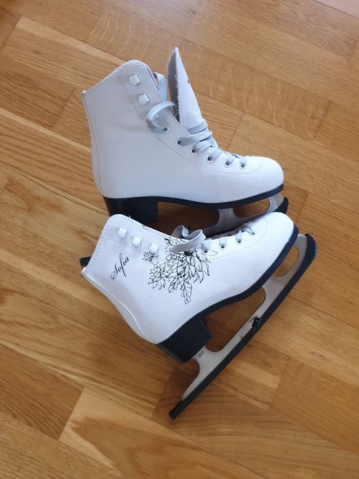 Коньки фигурные белые