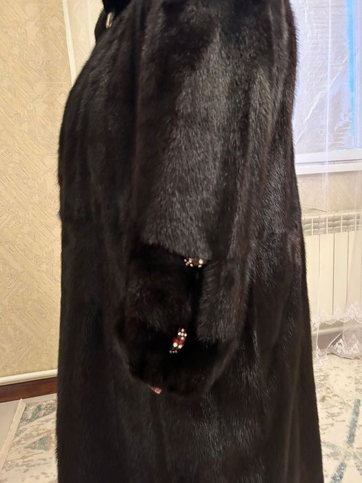 Продам норковую шубу