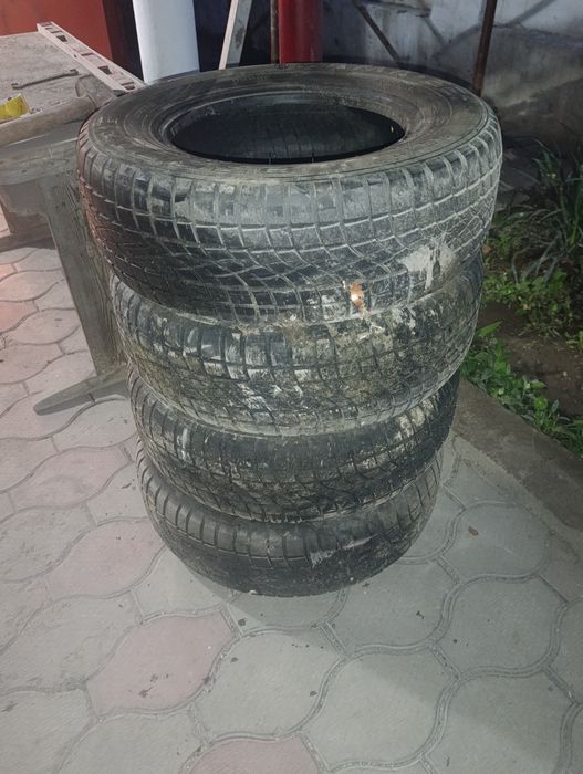 Продам шины 235/70/16