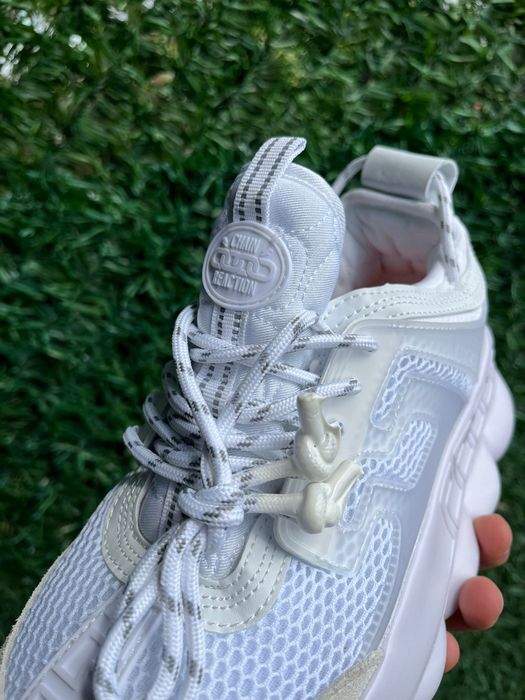 Versace chain reaction