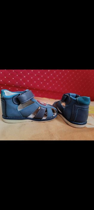 Детские сандалии