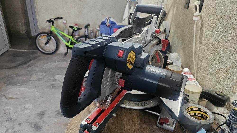 Потапящ циркуляр BOSCH PRO GCM 8 SJL
