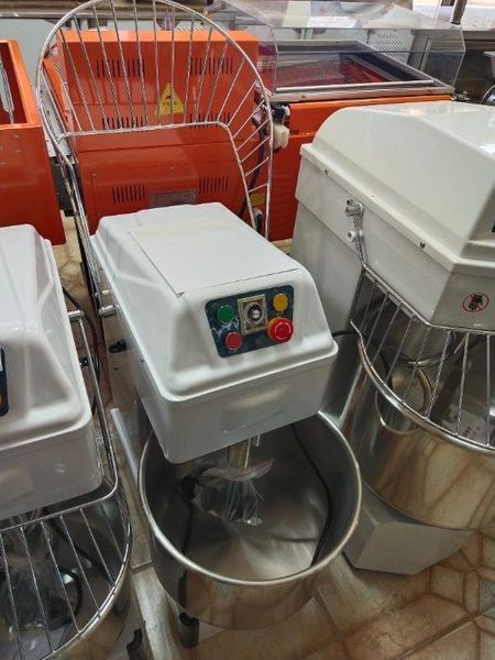 Тестомес производственный