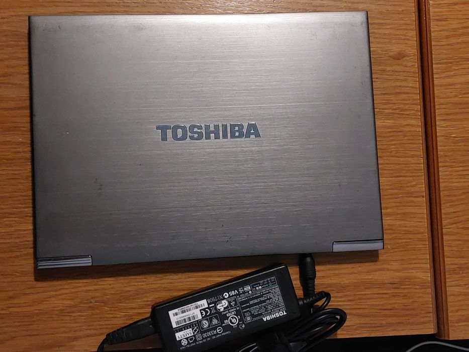Mini Laptop 13.3 Toshiba I5 3317u 1,7Ghz, 6GB, 240GB SSD, HD Graphics 4000, Win 10 Office 2024