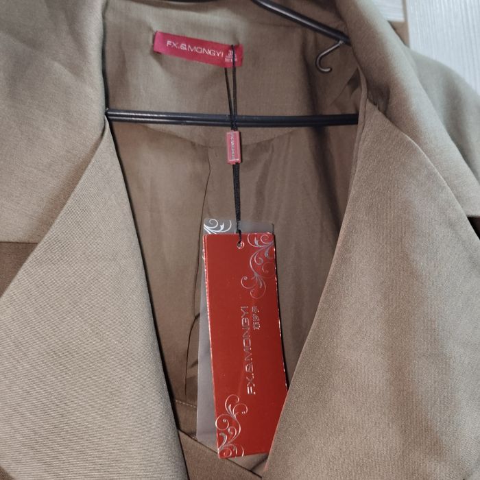 Продам костюм с юбкой летний