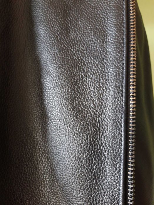 Мото яке телешка кожа