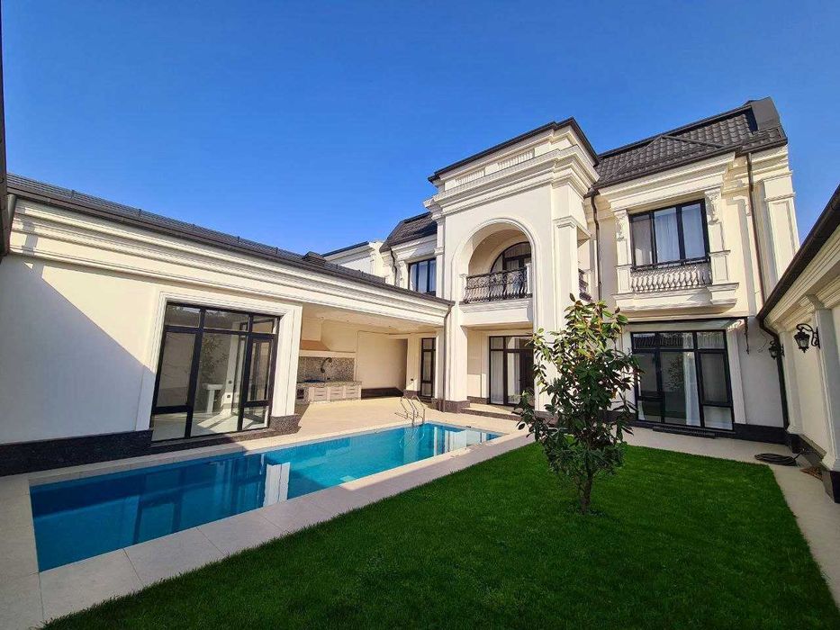 Центр Луначарского Евродом в стиле Нэоклассика