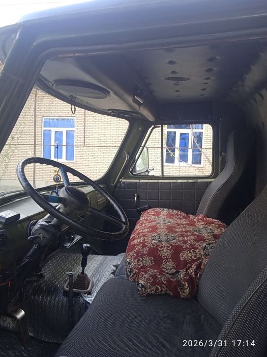 УАЗ сотилади.1990йил дизелда