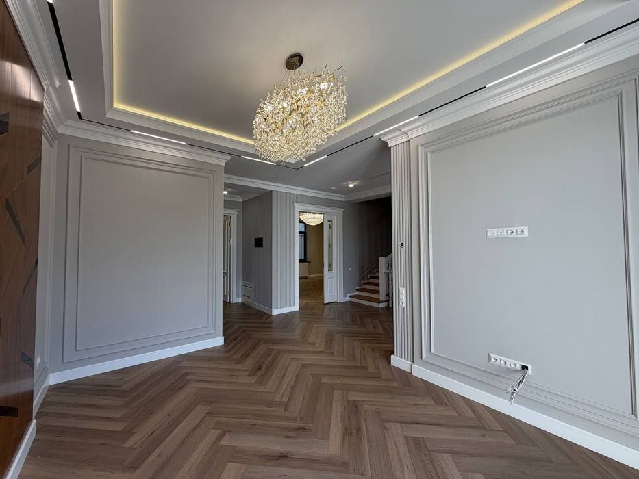 Хувайдо Бу́стон ку́чада 4 сотих 6 хона+ холл