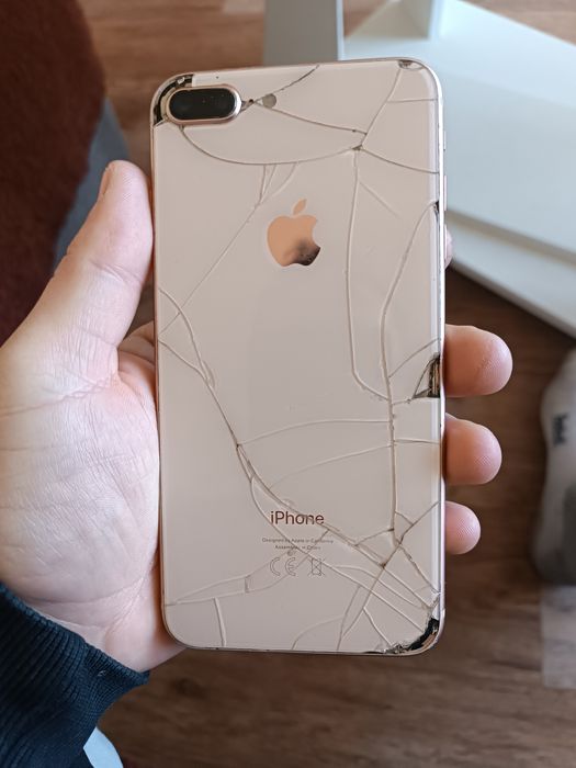 Айфон 8+ 64 Гб 16.7.15