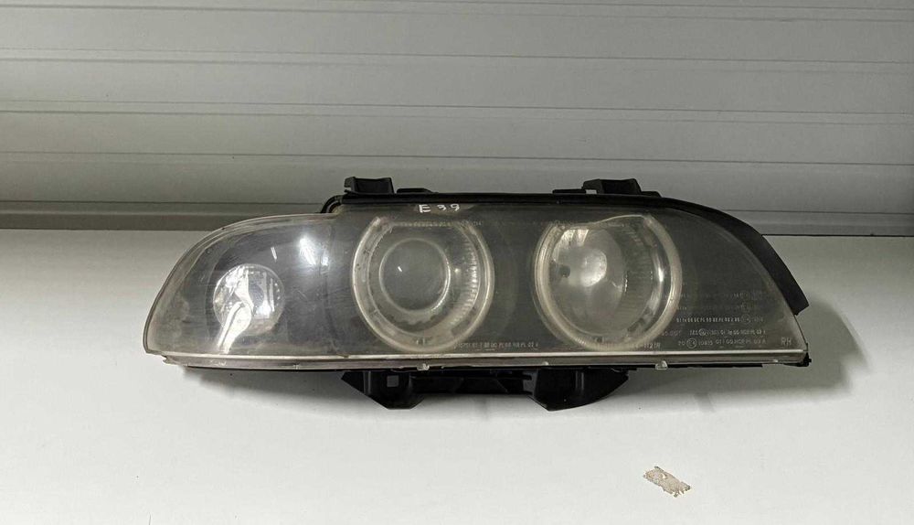Far dreapta BMW E39 Angel Eyes 100 lei