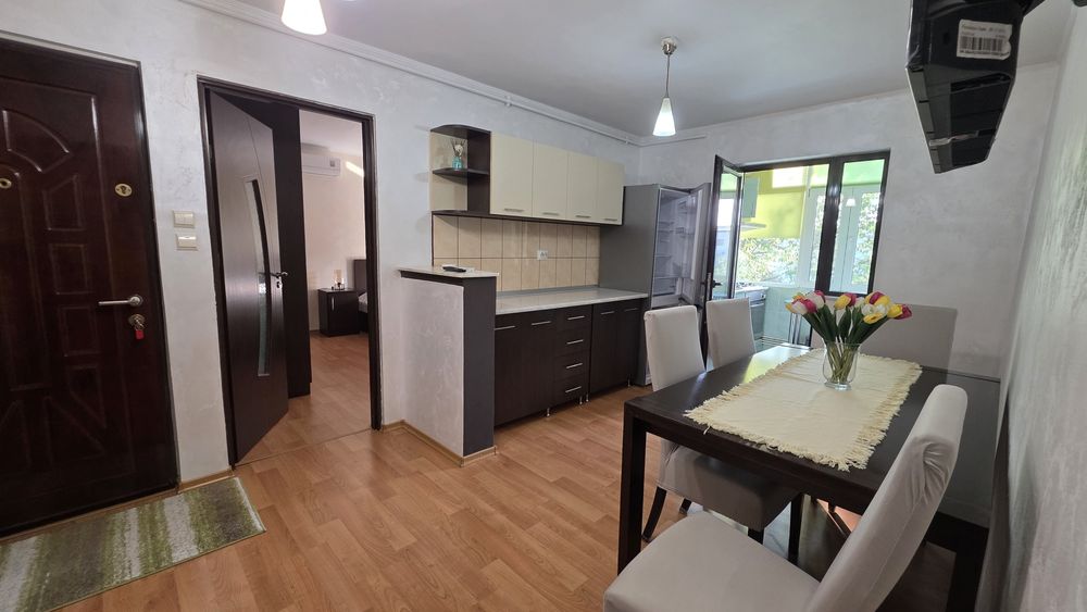 Apartament de inchiriat 2 camere decomandat Str.Sintezei.