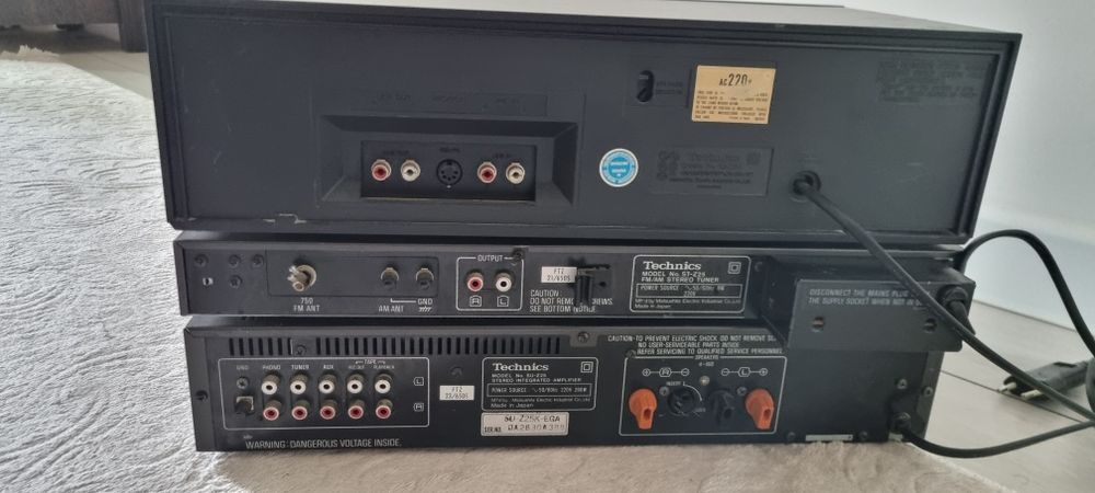 Linie Technics, amplificator, deck si radio