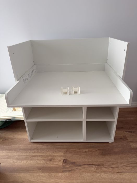 Vând masă/birou de infasat, alb. Ikea, Smastad