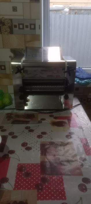 Тестомесилка и тестораскатка