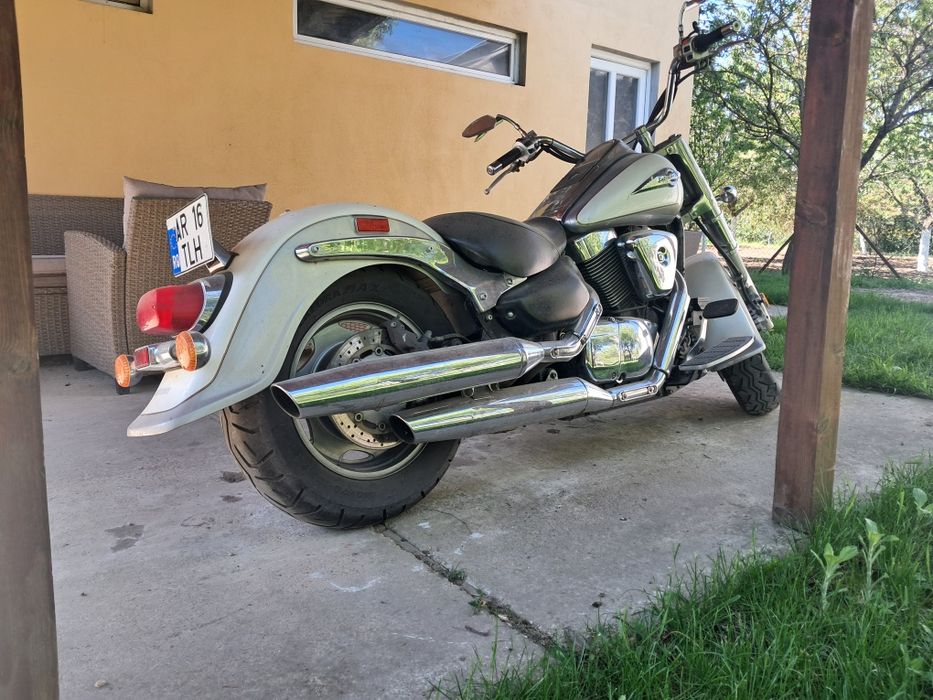 Suzuki Intruder LC 1500 coburi 2 locuri sissy bar