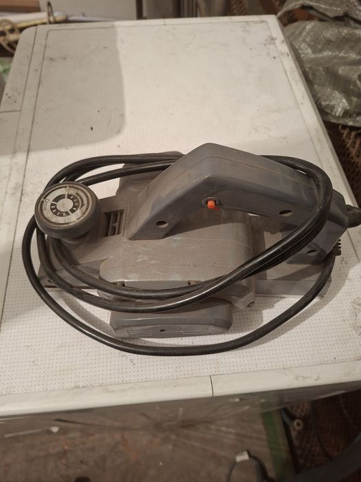 Электро рубанок в хорошем состоянии