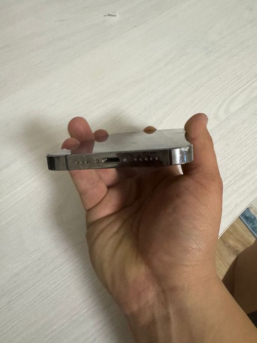 продам айфон 12про память 256