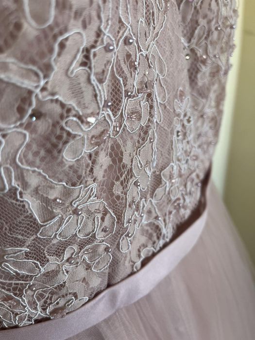 Бална, абитуриентска, концерта рокля.