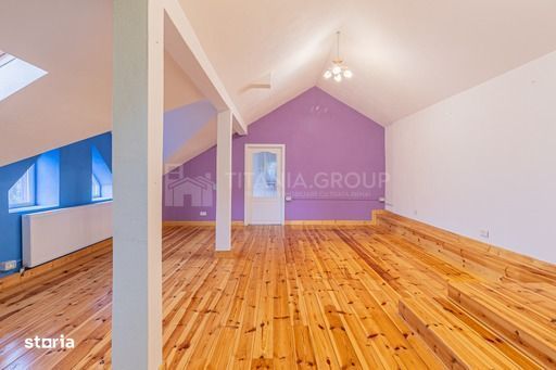 Vila in Poiana Brasov cu teren generos 1600mp, 2 corpuri de casa