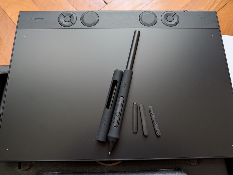 Tableta grafica Wacom Intuos Pro Medium, editare foto, design, grafica