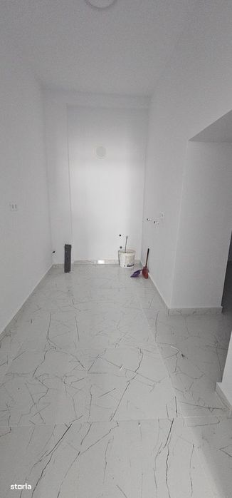 Vand spatiu cu intrare din strada,pretabil cabinete medicale,Pta Cibin