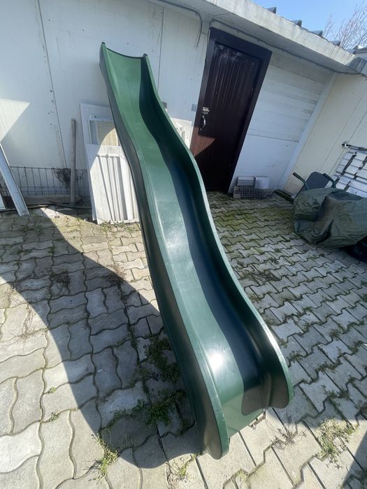 Tobogan cu linie curbata